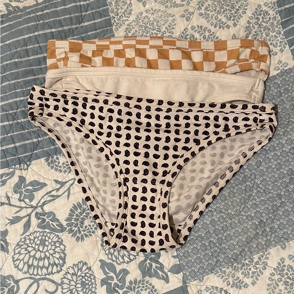 Bundle of Lou undies
